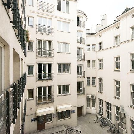 Spacious Apartment In Old Town P4You Pl Krakow Exterior photo