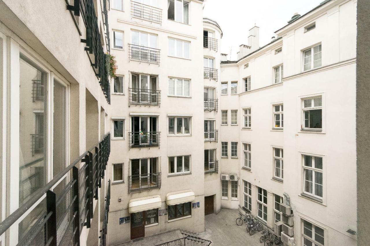 Spacious Apartment In Old Town P4You Pl Krakow Exterior photo